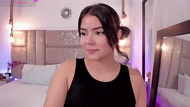 Snapshot of Oriana_Guzman chatting on 17, 7, 2026 Oriana Guzman online show from 17, 7, 2026