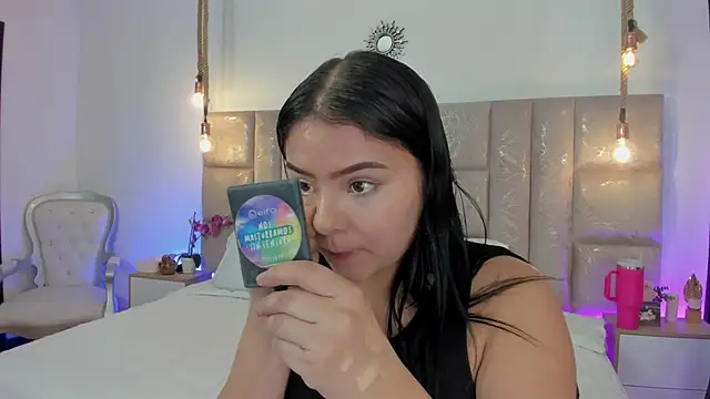 Snapshot of Oriana_Guzman chatting on 19, 7, 2026 Oriana Guzman online show from 19, 7, 2026