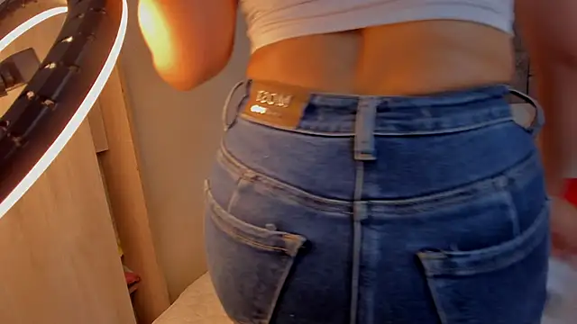 Snapshot of MirandaRoxx chatting on 11, 5, 2026 MirandaRoxx online show from 11, 5, 2026