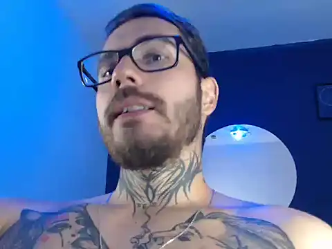 Snapshot of clark_r chatting on 2, 10, 2025 clark r online show from 2, 10, 2025