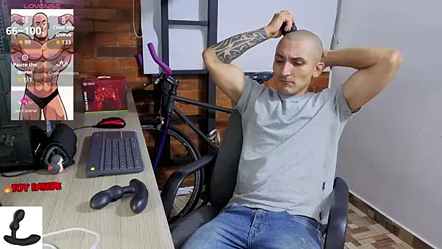 Snapshot of Marck_Muscle chatting on 1, 5, 2026 Marck Muscle online show from 1, 5, 2026
