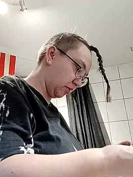 Isabella Geney online show from 1, 3, 2026