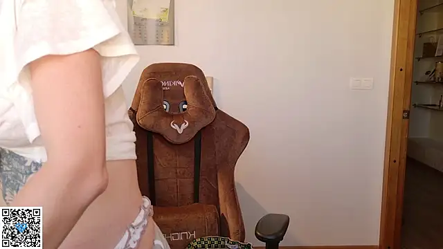 Neko Kimiko online show from 10, 10, 2025