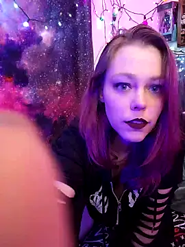 EverlyEster online show from 30, 1, 2025