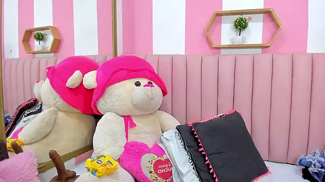 ISABELLA 020 online show from 11, 11, 2025