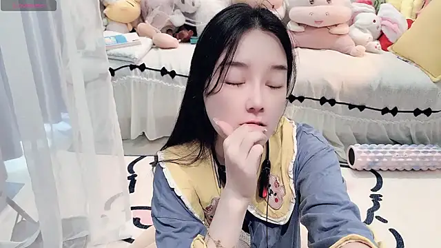 Snapshot of AKiKi711 chatting on 28, 4, 2026 AKiKi711 online show from 28, 4, 2026