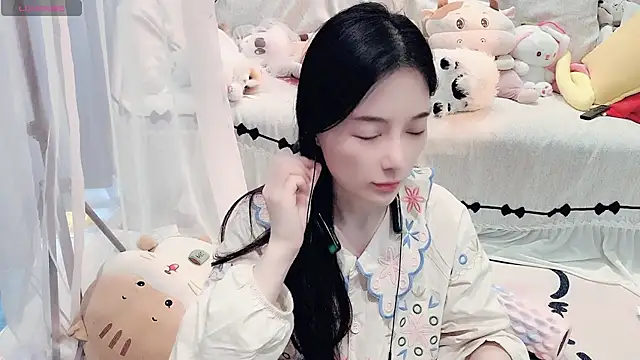 Snapshot of AKiKi711 chatting on 14, 6, 2026 AKiKi711 online show from 14, 6, 2026