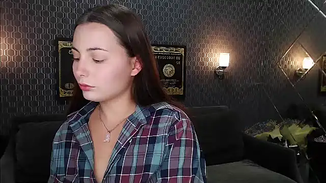 Snapshot of _extraterrestrial_ chatting on 2, 1, 2025 extraterrestrial online show from 2, 1, 2025