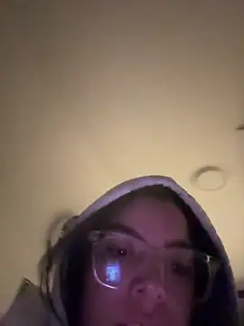 Kylie2211 online show from 10, 2, 2025