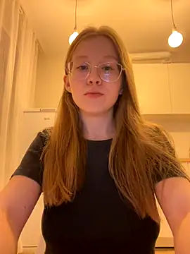 Eva Weyne online show from 2, 10, 2025