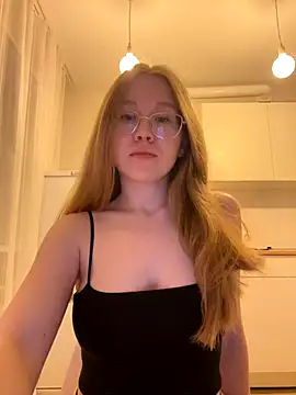 Eva Weyne online show from 13, 11, 2025