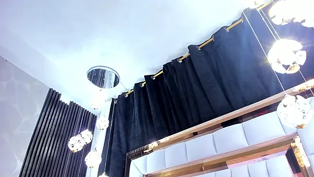 Snapshot of SarayRoyse chatting on 16, 9, 2025 SarayRoyse online show from 16, 9, 2025