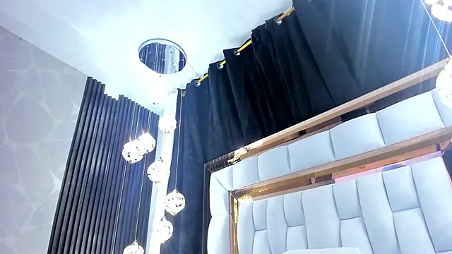 Snapshot of SarayRoyse chatting on 24, 9, 2025 SarayRoyse online show from 24, 9, 2025