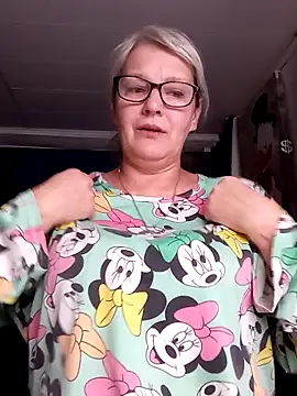 Snapshot of irinamaux chatting on 12, 6, 2026 irinamaux online show from 12, 6, 2026