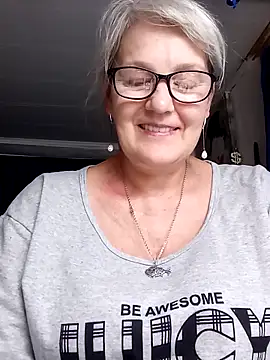 Snapshot of irinamaux chatting on 19, 6, 2026 irinamaux online show from 19, 6, 2026