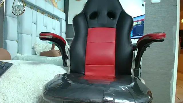 emily madrid online show from 8, 11, 2025