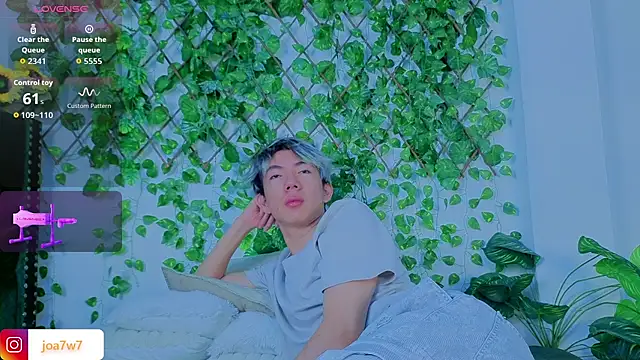 Snapshot of Levii_Ackermann chatting on 8, 10, 2025 Levii Ackermann online show from 8, 10, 2025