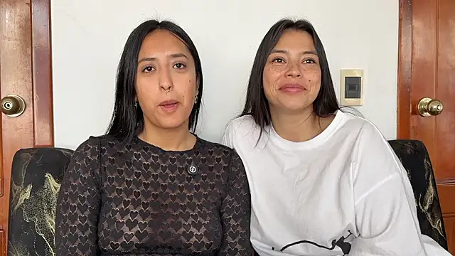 Snapshot of 2SummerLove1 chatting on 17, 1, 2026 2SummerLove1 online show from 17, 1, 2026