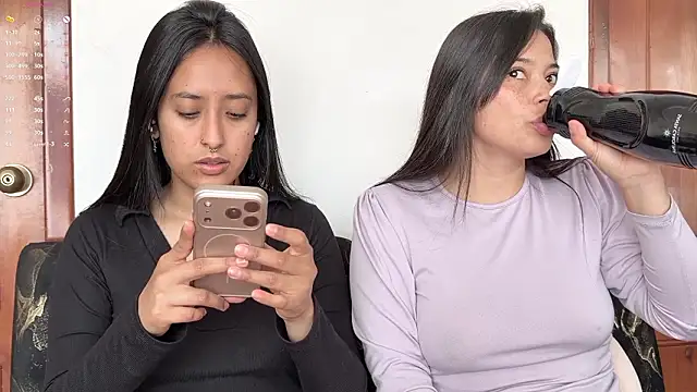 Snapshot of 2SummerLove1 chatting on 12, 2, 2026 2SummerLove1 online show from 12, 2, 2026