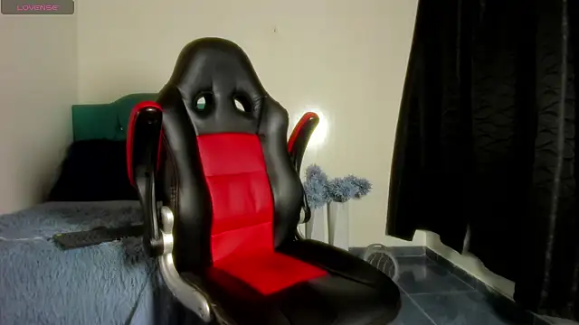 estebanlobo- online show from 18, 1, 2025