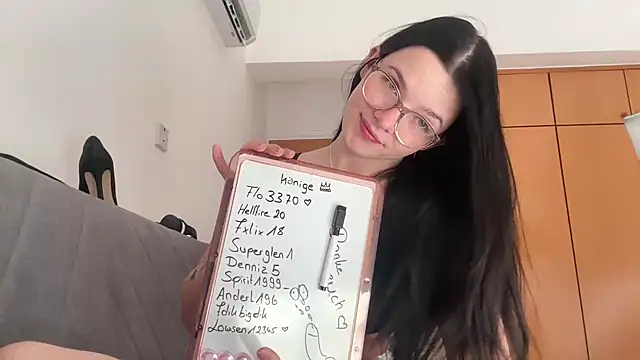 Snapshot of RoxiBlack chatting on 29, 11, 2025 RoxiBlack online show from 29, 11, 2025