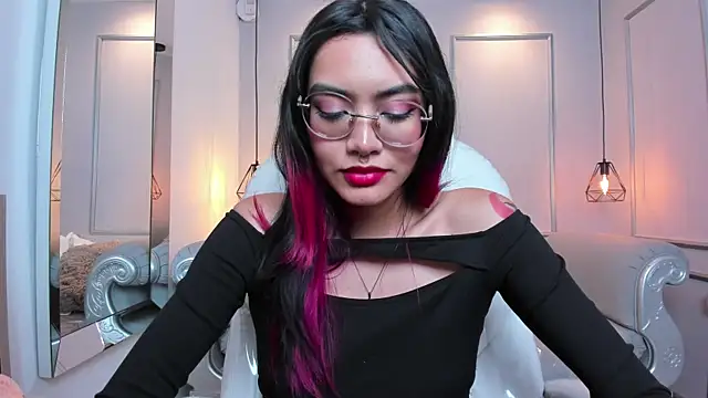 AzuraKindong online show from 8, 3, 2025