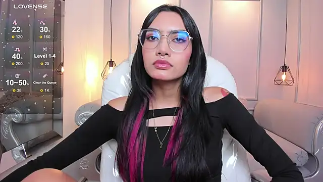 AzuraKindong online show from 8, 9, 2025