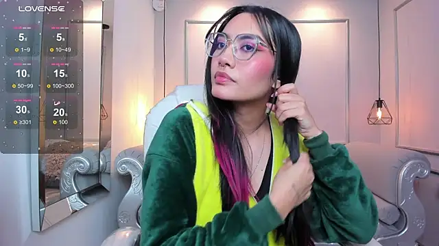 AzuraKindong online show from 18, 9, 2025