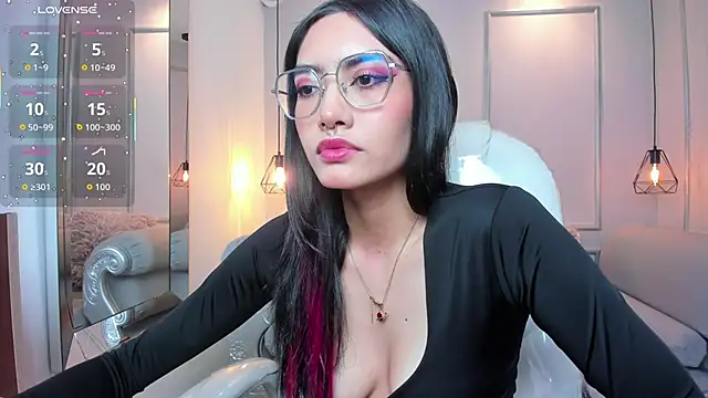 AzuraKindong online show from 4, 11, 2025