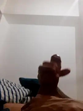 Skater29xx2 online show from 12, 3, 2025