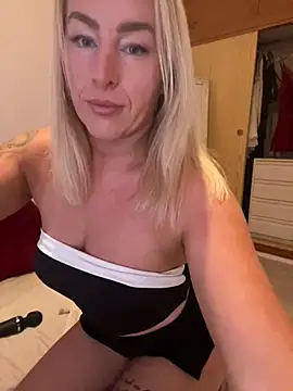 Snapshot of ChristyAdair chatting on 13, 12, 2024 ChristyAdair online show from 13, 12, 2024