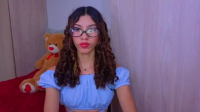 Snapshot of atenea_jones chatting on 25, 5, 2026 atenea jones online show from 25, 5, 2026