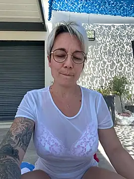 Snapshot of marinella07 chatting on 19, 7, 2026 marinella07 online show from 19, 7, 2026