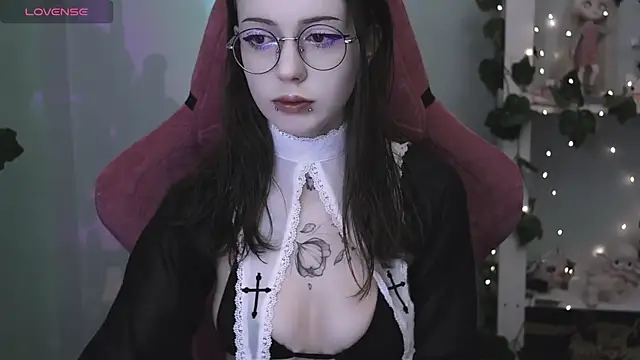 prettybones online show from 21, 4, 2026