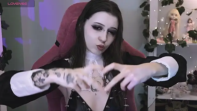 Snapshot of prettybones chatting on 4, 5, 2026 prettybones online show from 4, 5, 2026