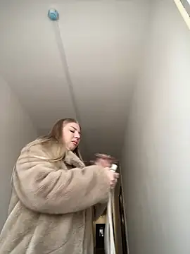 Snapshot of NewLale chatting on 20, 12, 2024 NewLale online show from 20, 12, 2024