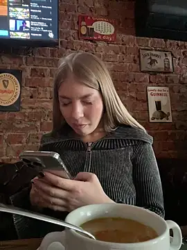 Snapshot of NewLale chatting on 14, 3, 2025 NewLale online show from 14, 3, 2025