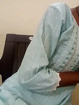 Snapshot of Kumkum_36 chatting on 2, 4, 2026 Kumkum 36 online show from 2, 4, 2026