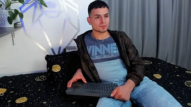 Aron-santoro online show from 15, 12, 2024