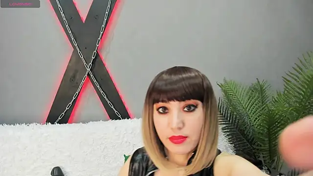 Snapshot of DaisyMun chatting on 23, 3, 2025 DaisyMun online show from 23, 3, 2025