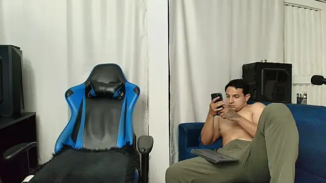 Snapshot of hott_dicks chatting on 2, 7, 2026 hott dicks online show from 2, 7, 2026