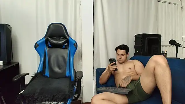 Snapshot of hott_dicks chatting on 5, 7, 2026 hott dicks online show from 5, 7, 2026