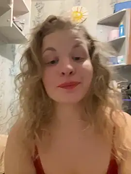 Snapshot of AlicePearcy chatting on 4, 10, 2025 AlicePearcy online show from 4, 10, 2025