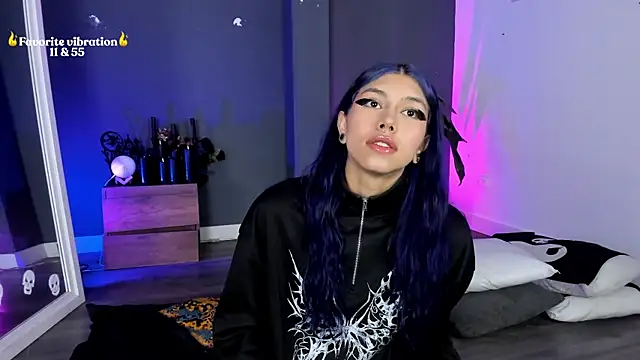 Raven Witch  online show from 17, 5, 2026