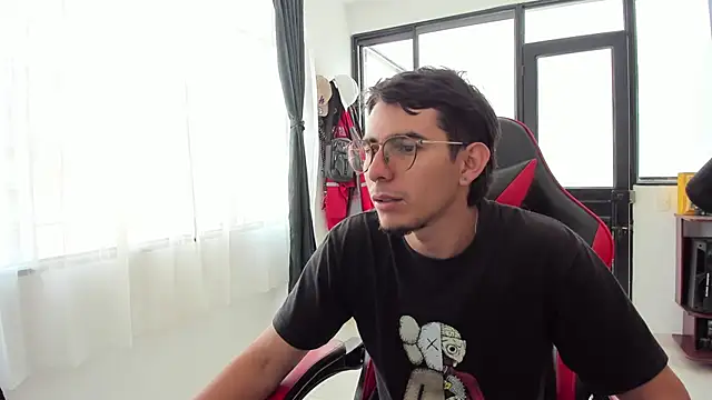 Snapshot of MauroD17 chatting on 14, 4, 2026 MauroD17 online show from 14, 4, 2026