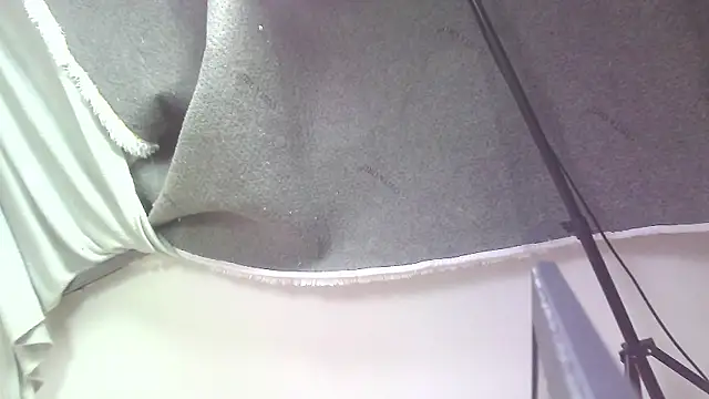 carolinesampaio online show from 3, 1, 2025