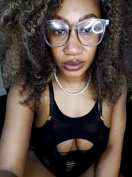 Snapshot of Puneee_Lucee chatting on 19, 12, 2025 Puneee Lucee online show from 19, 12, 2025