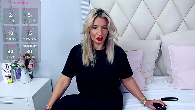 GinaBear online show from 29, 9, 2025