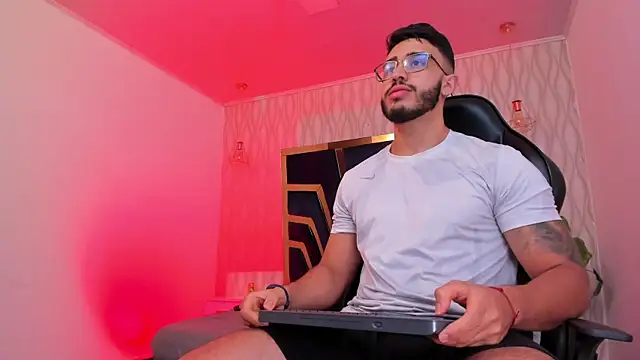 Liam Kleiin online show from 28, 11, 2025