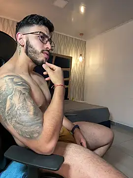 Snapshot of Liam_Kleiin chatting on 18, 3, 2026 Liam Kleiin online show from 18, 3, 2026